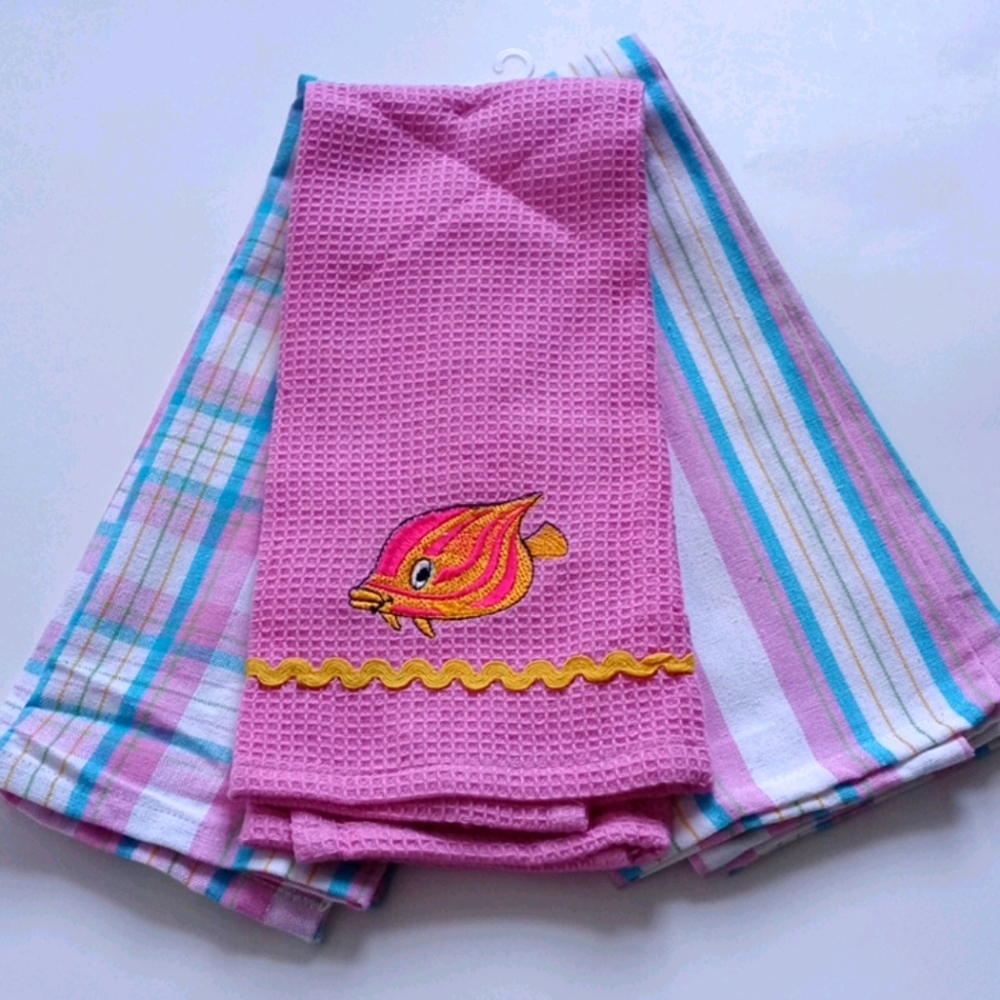 Set of 3 cotton kitchen towels NWOT